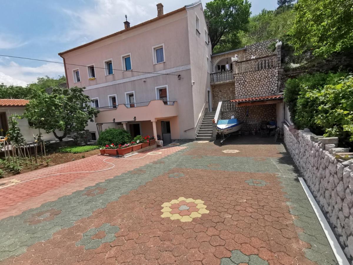 Apartman Pod Nehajem Lägenhet Senj  Exteriör bild