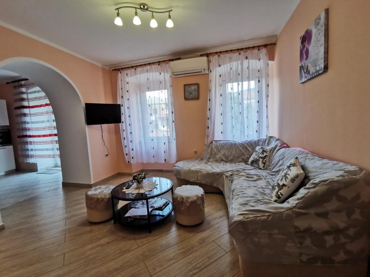 Apartman Pod Nehajem Lägenhet Senj  Exteriör bild