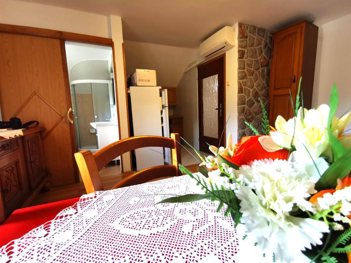 Apartman Pod Nehajem Lägenhet Senj  Exteriör bild