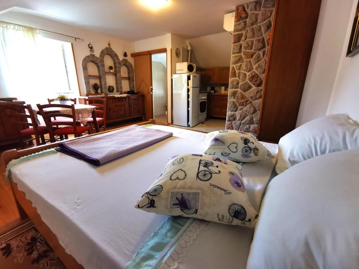 Apartman Pod Nehajem Lägenhet Senj  Exteriör bild