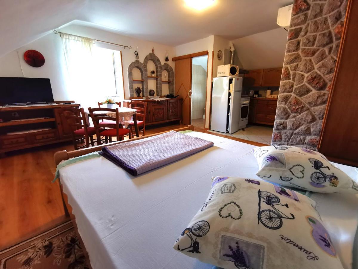 Apartman Pod Nehajem Lägenhet Senj  Exteriör bild