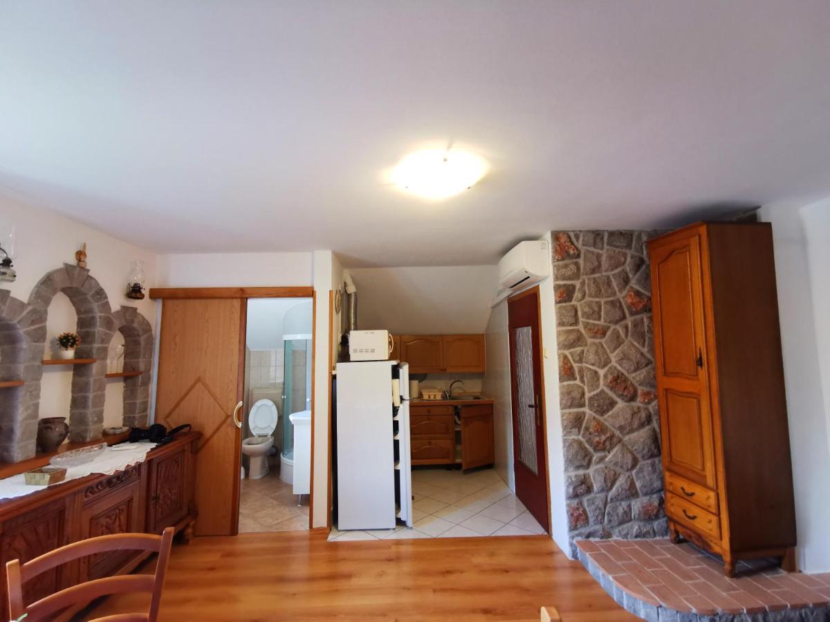 Apartman Pod Nehajem Lägenhet Senj  Exteriör bild