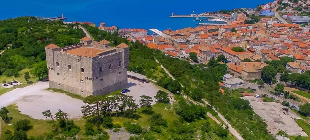 Apartman Pod Nehajem Lägenhet Senj  Exteriör bild