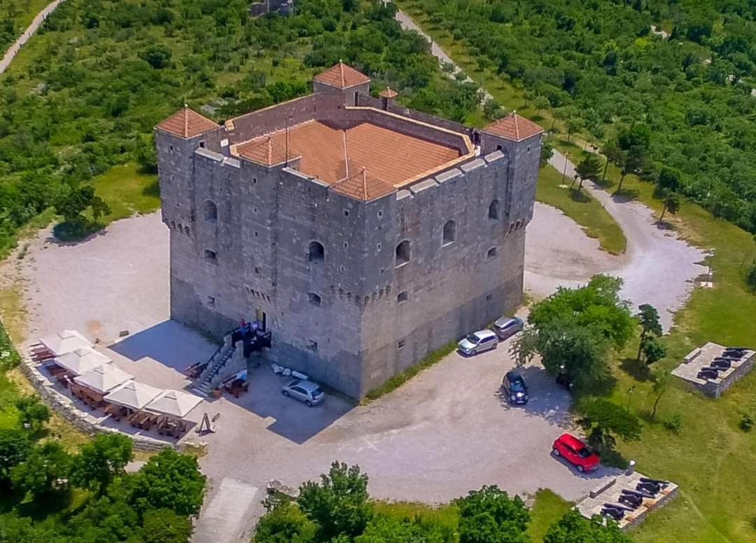 Apartman Pod Nehajem Lägenhet Senj  Exteriör bild
