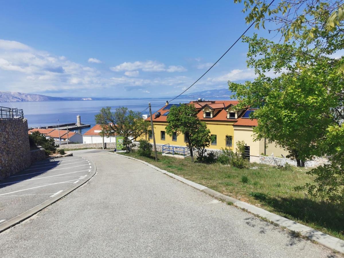 Apartman Pod Nehajem Lägenhet Senj  Exteriör bild