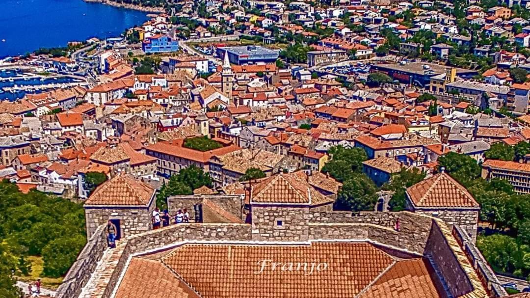 Apartman Pod Nehajem Lägenhet Senj  Exteriör bild